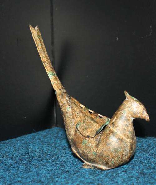 Vintage Iron (Magnetic) Bird Ashtray?  205mm high 210mm long 815g