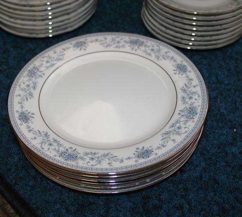 6 Noritake Fine Bone China Plates 210mm BLUE HILL Pattern