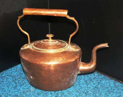 a large Handmade Copper Kettle 285mm high x 300mm x 195mm - 1.2kg