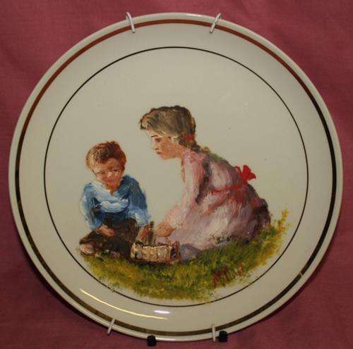 a oil Painting on a Golden Lily dinner plate signed Millan - 243mm