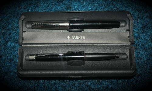 a Parker Fillpen an Pencil set in Parker case