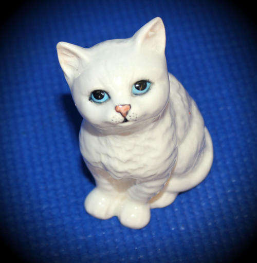 Vintage Beswick Cat Ornament -England 230mm tall