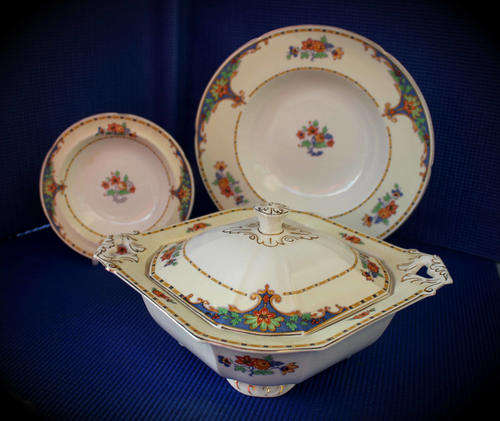 Antigue W.H Grindley & Co Ltd  " IVORY " 2 x Bowls and a damaged Tureen ..see more
