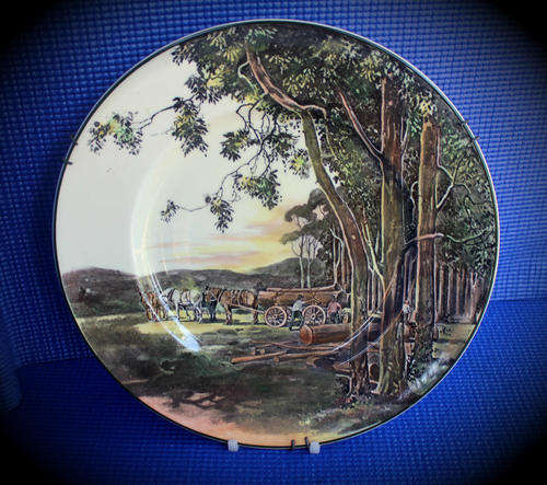 a Vintage Royal Doulton D.6307 wallPlate 268mm