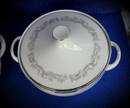 Notitake Ivory China 7540-MARQUIS Japan Tureen (1 of 2) - MORE AVAILABLE SEE MY OTHER LISTINGS