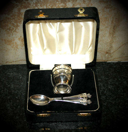 Antique Hallmarked Boxed .925 Sterling Silver Cup and 2 Spoons -55g in silver see more