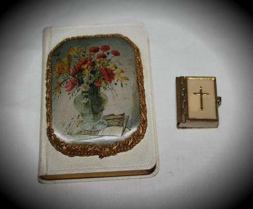 a 1955 Die Nuwe testament -Plus-  a Miniture Book Gospel According to Matthew