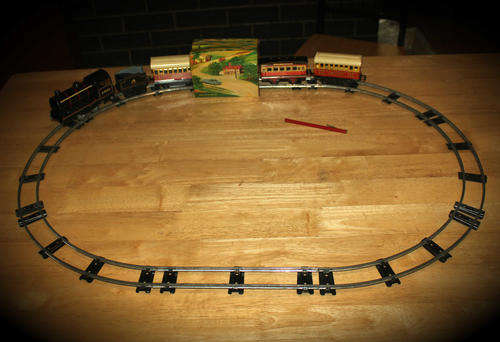 1950's Hornby Brimtoy Clockwork (wind up) tin train set no 337 with key  England