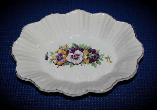 Royal Art Pottery Longton tray made in england 178x132x35mm