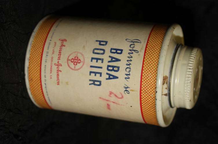 A vintage Tin of JOHNSON'S & JOHNSON'S Baby Powder ( some powder still in can) as in picture