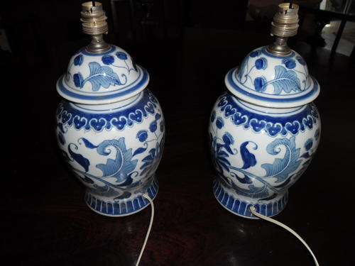A pair of japanese table lamps