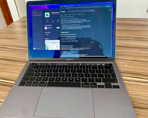 MACBOOK PRO