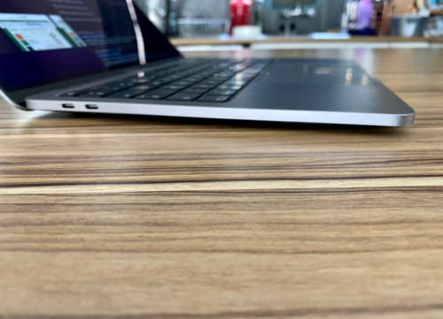 MACBOOK PRO