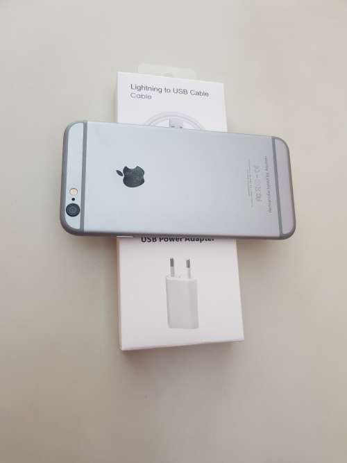 IPHONE 6 64GB IN PRISTINE CONDITION