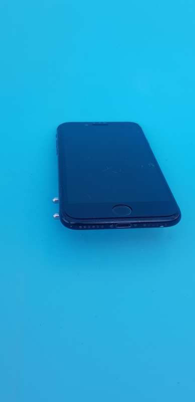 IPHONE 7 128GB GOOD CONDITION