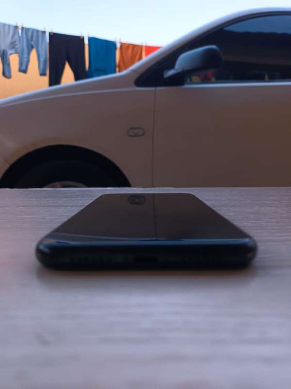 Apple iPhone XR 64GB Pre owned