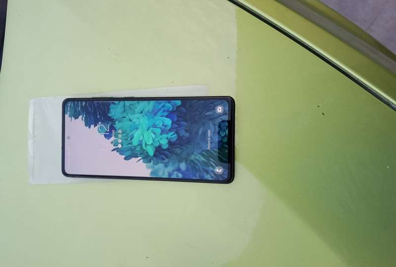 Samsung Galaxy S20 FE 128GB Pre owned