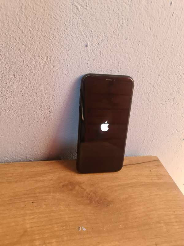 Apple iPhone XR 64GB Refurbished