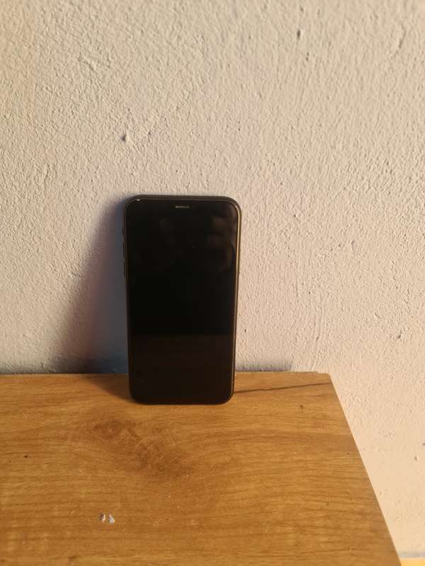 Apple iPhone XR 64GB Refurbished