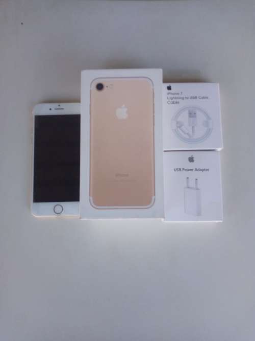 IPHONE 7 32GB IN GOOD CONDITION