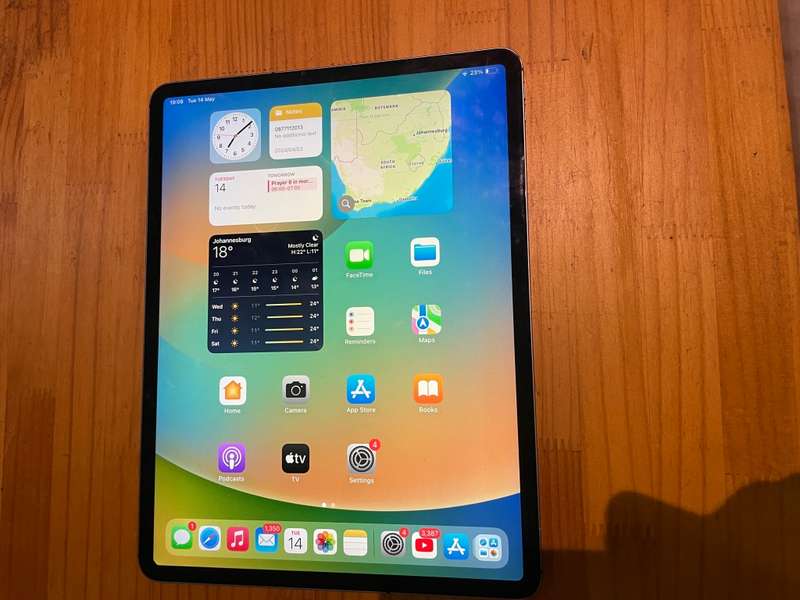 iPad Pro, 12.9 inch (3rd gen) (2018) 512Gb, Wifi Dual band and Cellular 5G. Working Perfectly.