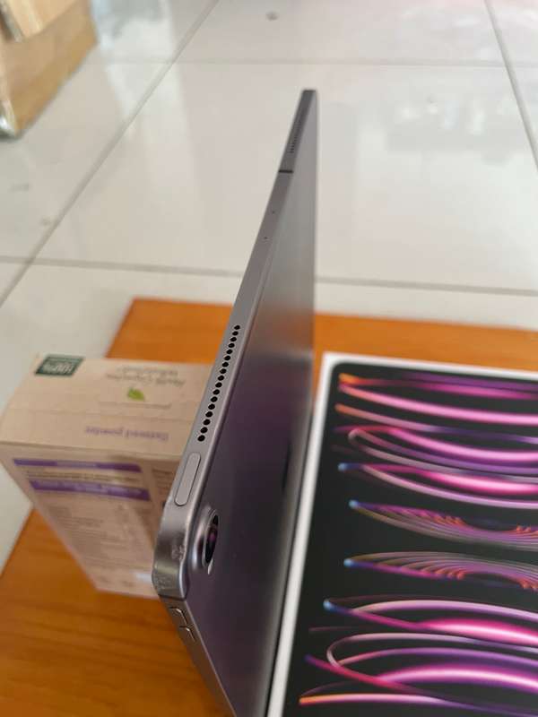 iPad Pro, 12.9 inch (3rd gen) (2018) 512Gb, Wifi Dual band and Cellular 5G. Working Perfectly.