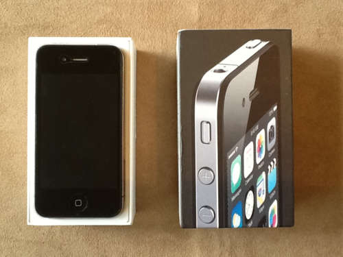 IPHONE 4 16 Gb. Sold as spares , switches on apple logo shows then switches off