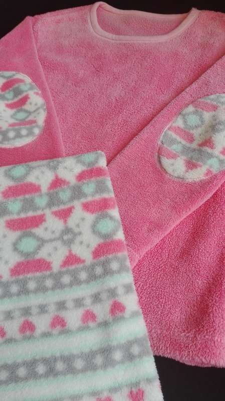 Woolies 2 piece Winter PJs in Excellent Condition Size: 7-8 years