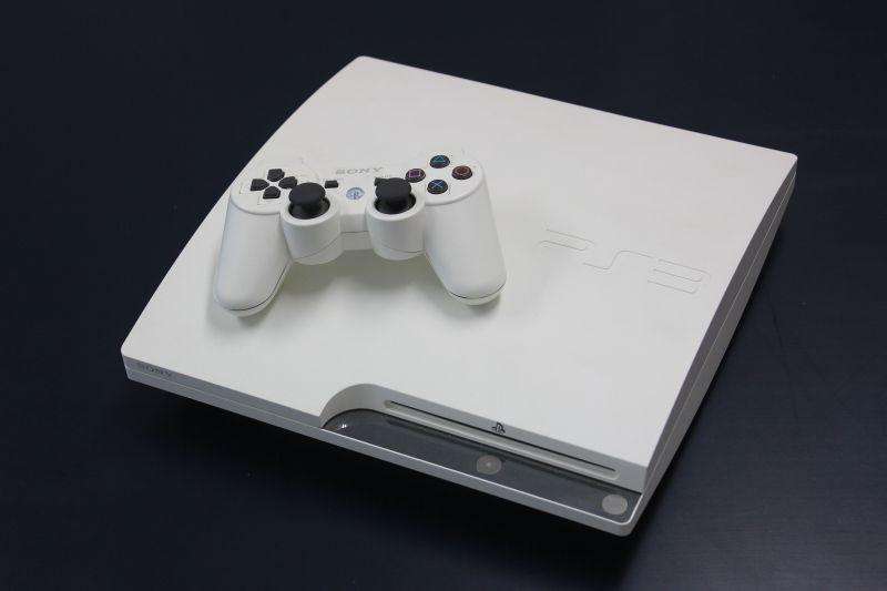 120 GB WHITE PS3 SLIM LIKE NEW + EXTRAS