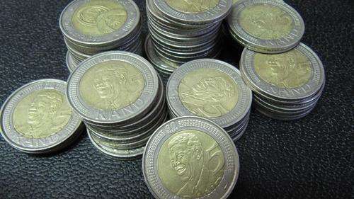*Crazy R1 Start*  40X 2008 '90th Bday Mandela' R5 coins - bid per coin