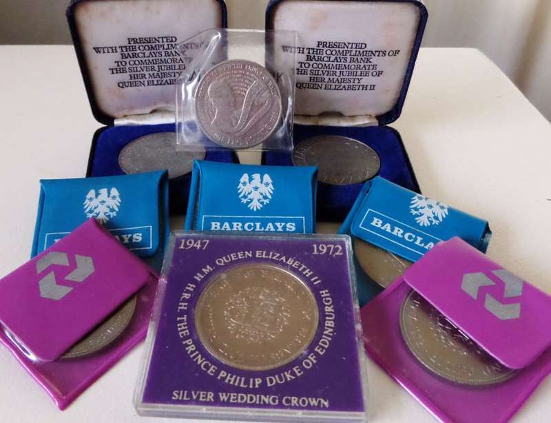 Britain - Lot of 9 Crowns in packaging, all in excellent condition - CRAZY R1 START!!!