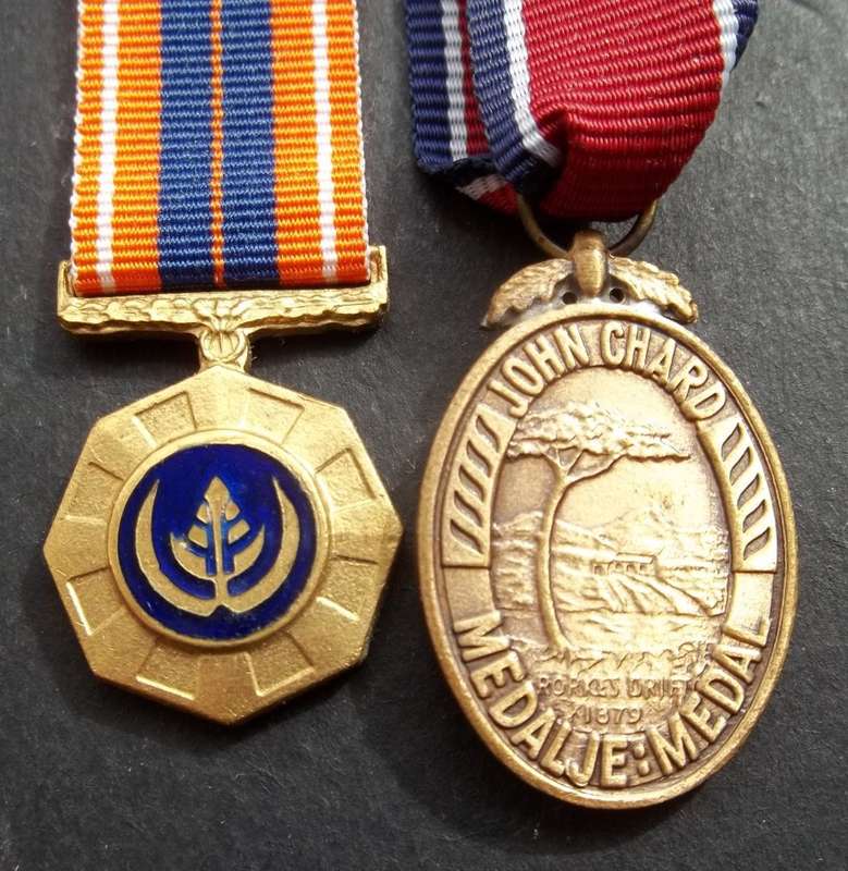 MINIATURES - SADF Pro Patria(Fixed Suspender) & John Chard(Bronze)
