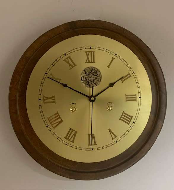 MAHOGANY OPEN FACE QUATRZ WALL CLOCK
