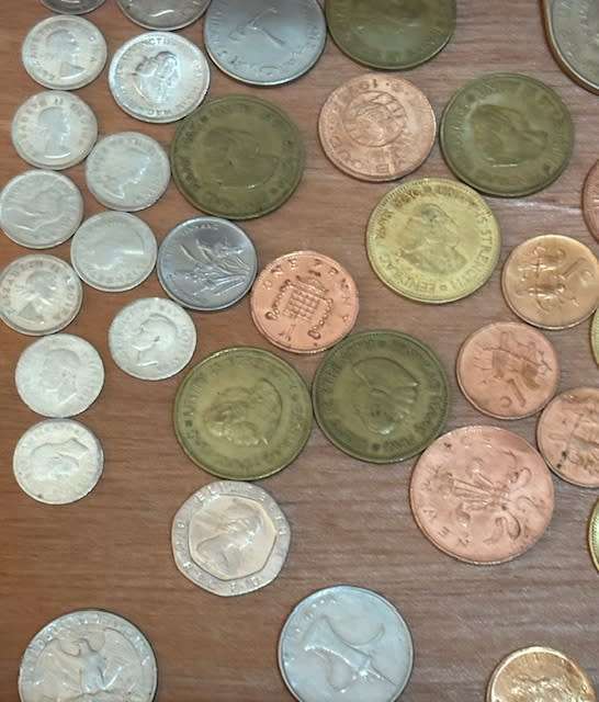 MIXED COINS AND NOTES