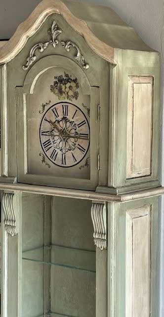 GRANDFATHER CLOCK BOOK DISPLAY CASE