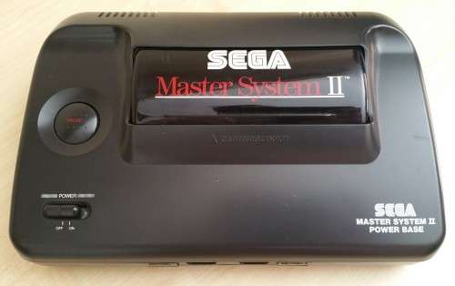 Sega Master System Model 2 - 2 Original Controllers - 3 Games