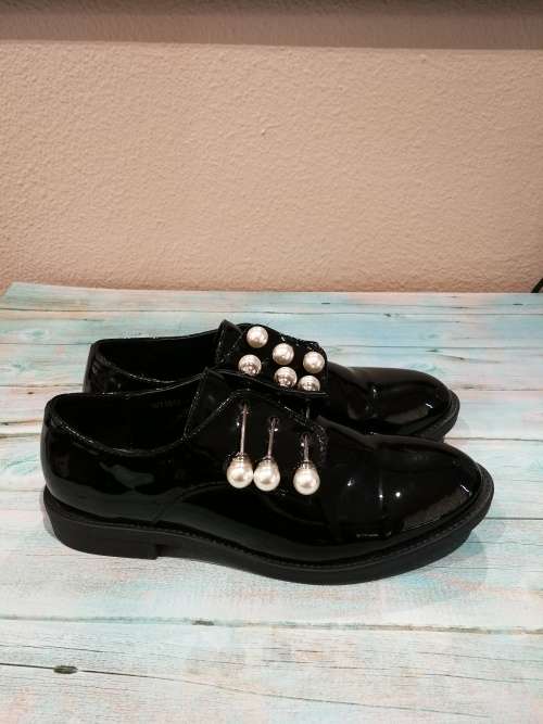 PU Patent Leather Brogues with pearl bars