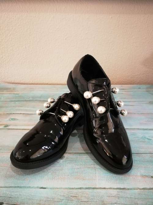 PU Patent Leather Brogues with pearl bars