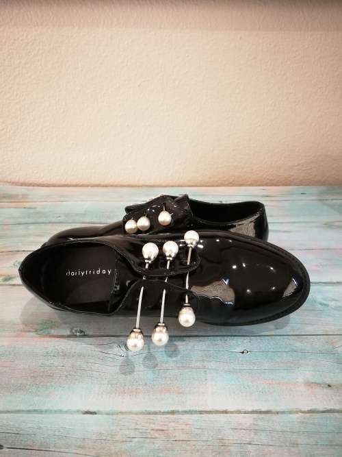 PU Patent Leather Brogues with pearl bars