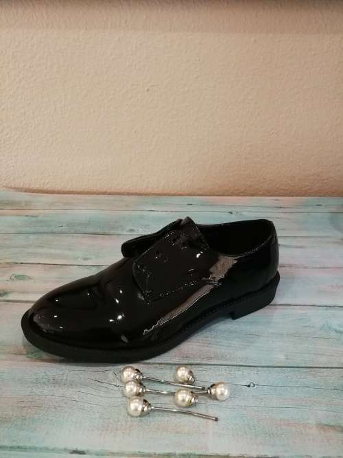 PU Patent Leather Brogues with pearl bars