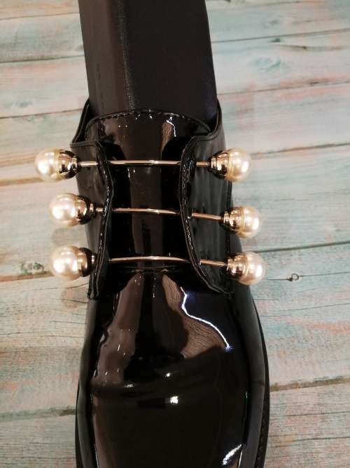 PU Patent Leather Brogues with pearl bars