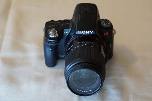SONY ALPHA A33 SLT + 18-70mm Lens
