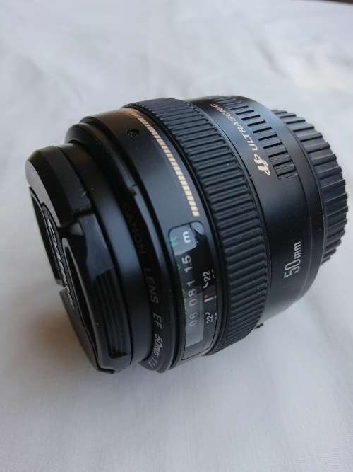 Canon ef 50mm F/1.4 ultrasonic lens