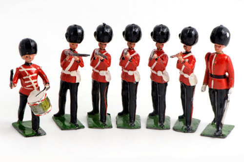 Toy Lead Soldiers Britains Grenadier Guards - Set of 7.
