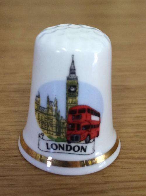 LONDON Thimble - Sights of Britain by Sampsons - Bone China
