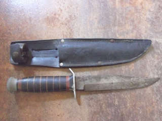 KNIFE:  ORIGINAL BOWIE KNIFE SOLWA SOLINGEN  IN LEATHER SCABBARD MADE IN GERMANY