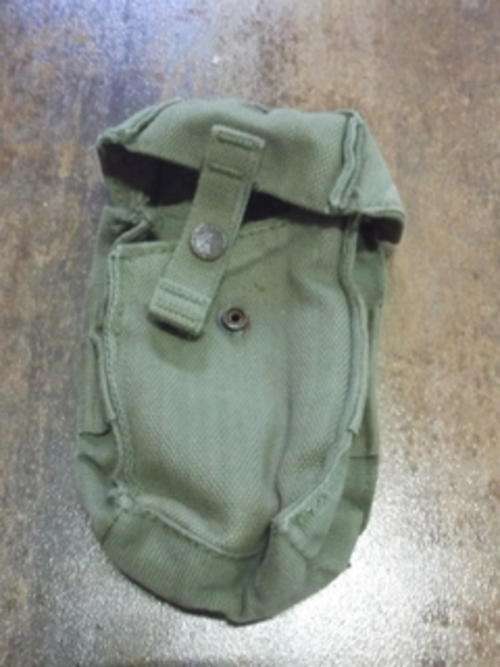 OLD SOUTH AFRICAN ARMY WEBBING AMMO POUCH