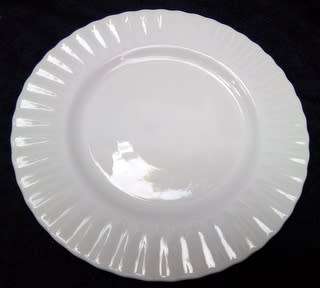 ROYAL ALBERT BONE CHINA ENGLAND **REVERIE** 6 X ENTREE PLATES **BID PER ITEM** 205MM DIAMETER