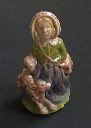 WADE ENGLAND - NURSERY FAVOURITES - 1973 MARY HAD A LITTLE LAMB 75X40MM