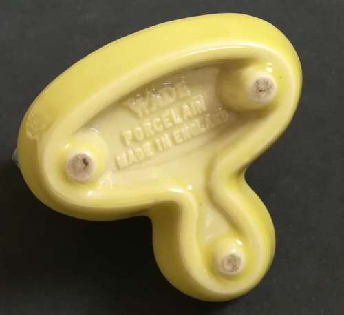 WADE ENGLAND -200 LIGHTS CANDLE HOLDERS - HARE YELLOW HOLDER 40 X 48MM